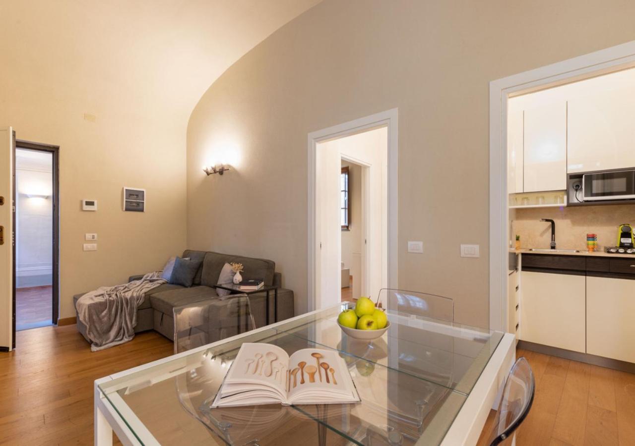 Near River, Relax And Design Behind The Tower Apartment Pisa
