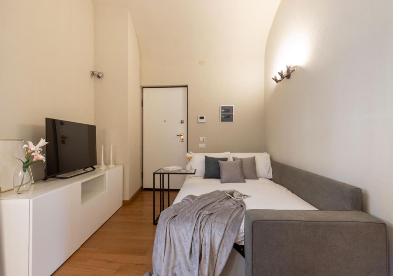 Near River, Relax And Design Behind The Tower Apartment Pisa